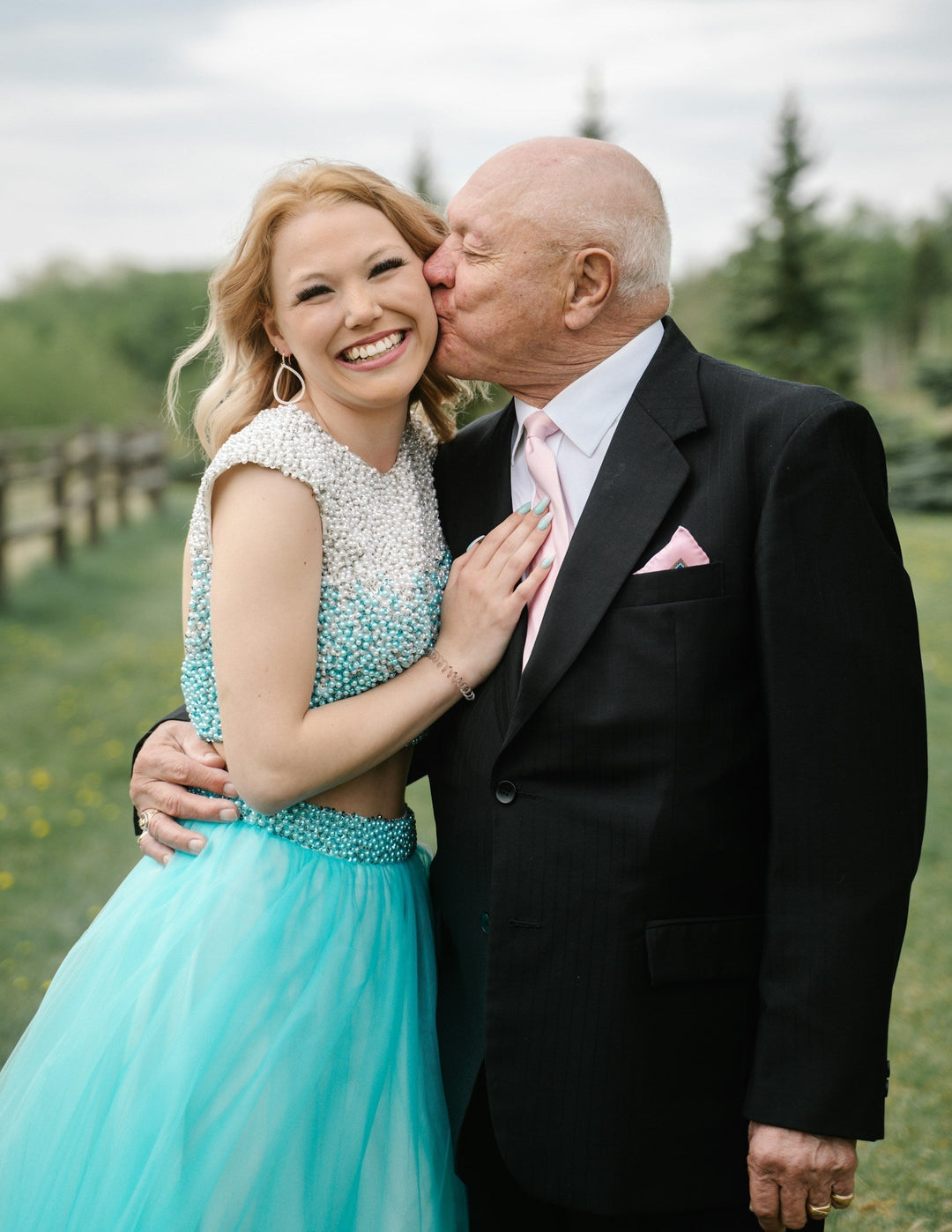 25 Loss of Father Gifts for Daughters to Honor His Memory